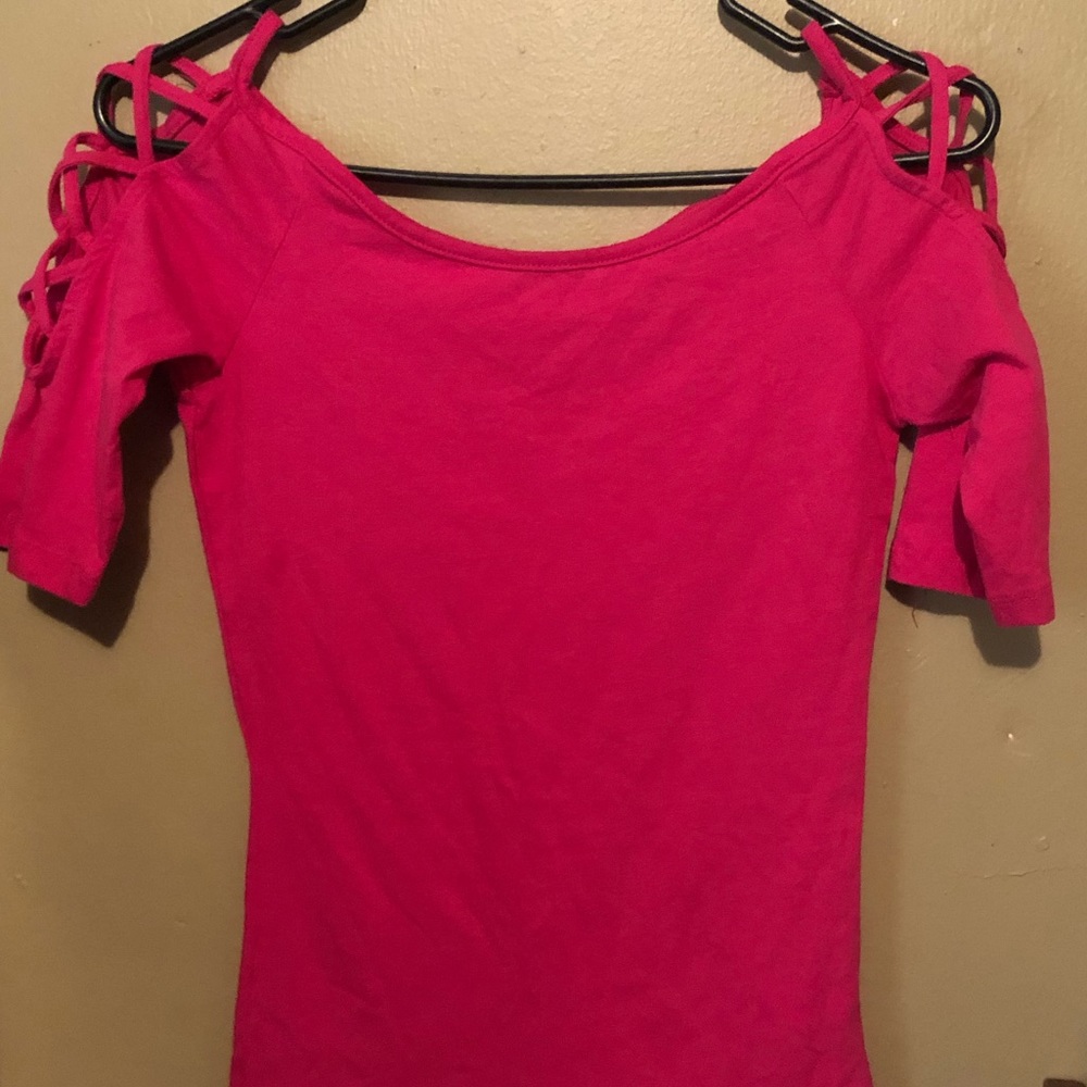 NWOT Pink stringy shirt